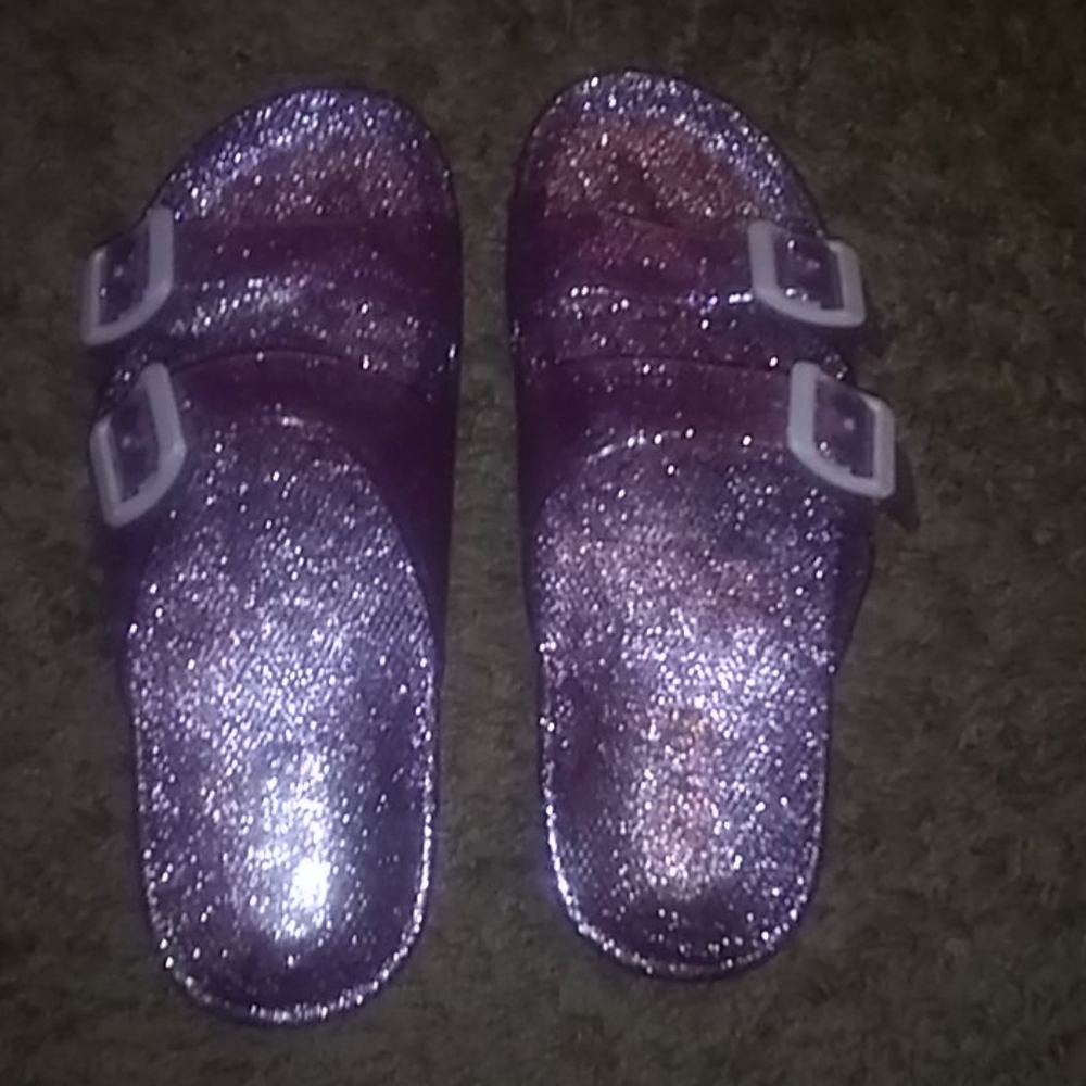 Sandals - Picture 2 of 4